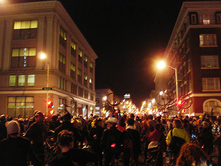 cm_0106_bikelift_at_Polk_Ge