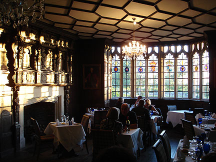 uk3-diningroom-7899