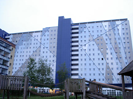 egerman-blue-apt8132