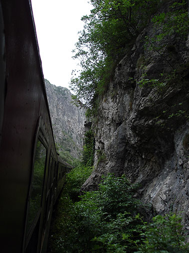 train1-canyon8820