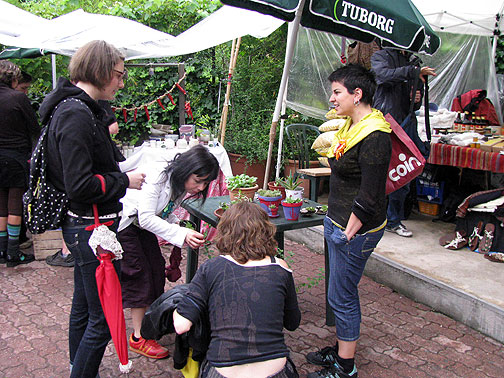 maresa-gunn-fum-zoe-at-crochetta_1519