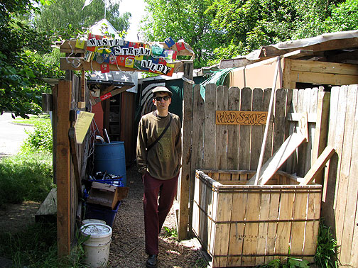 maitreya-waste-stream-alley-and-russell_2337
