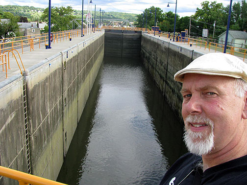 cc-on-lock-1-erie-canal_4031