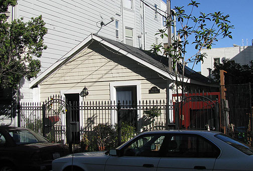 Contesting Sad and Bad History - Nowtopian