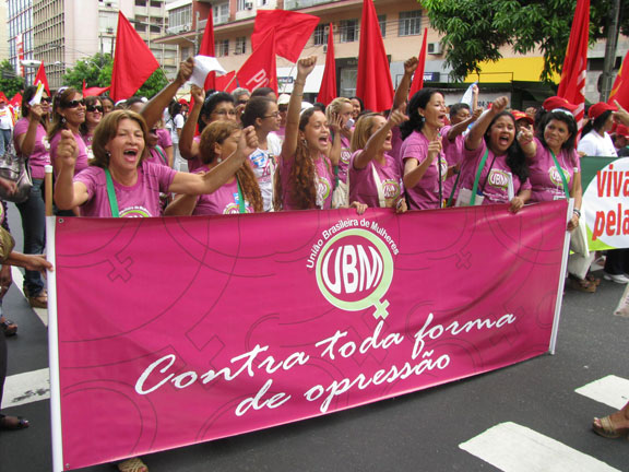 mulheres-banner-shot_6484 Women are a major self-organized presence here.