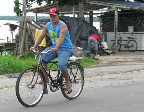 fisherfolk-on-bikes_7040 A fisherman commutes home for lunch?