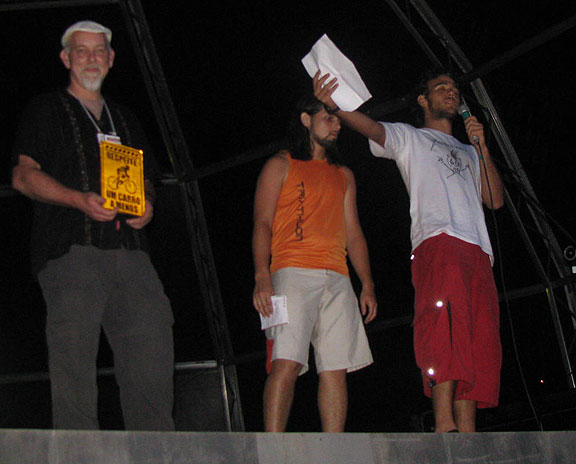 speech-on-stage_6991 Joao Paolo lets it fly.