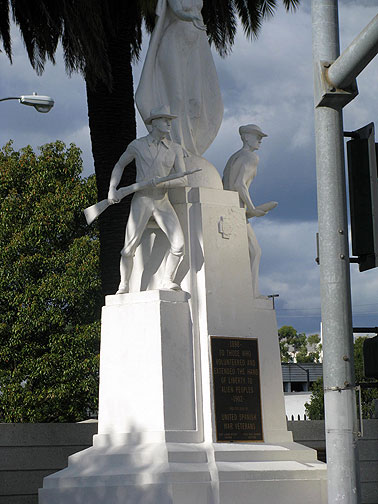 war-monument_7201 Like our monuments in SF, Los Angelenos also celebrate the genocidal war against the Philippines (we ignorantly still refer to it as the "Spanish-American War") in 1898-1903.