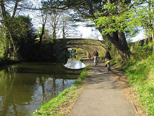 bike-path-along-canal-in-lancaster_8732 Cycle path on canal in Lancaster.