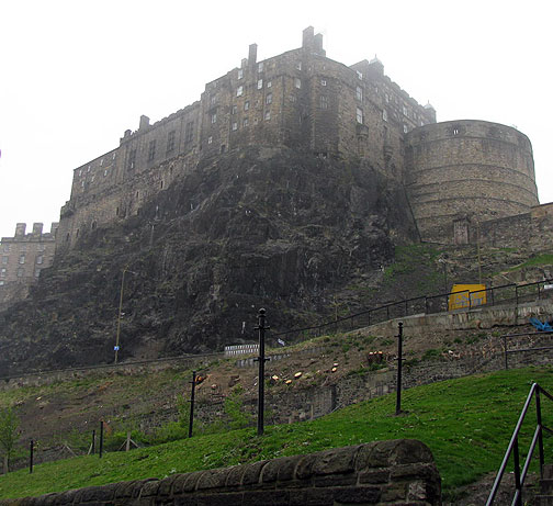 castle_8860 Edinburgh castle in mists on 2nd day of my visit.