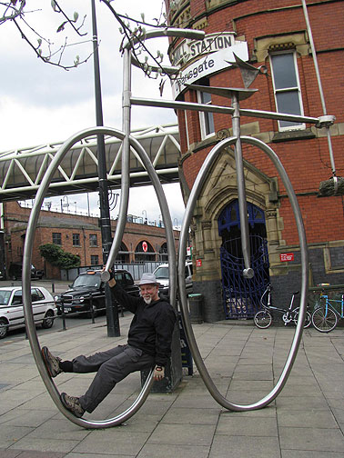 cc-in-bike-sculpture_8548 In Manchester, just hanging around!