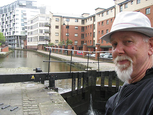 cc-on-canal-and-lock_8509 I am crazy for the old canals and locks all over this area.