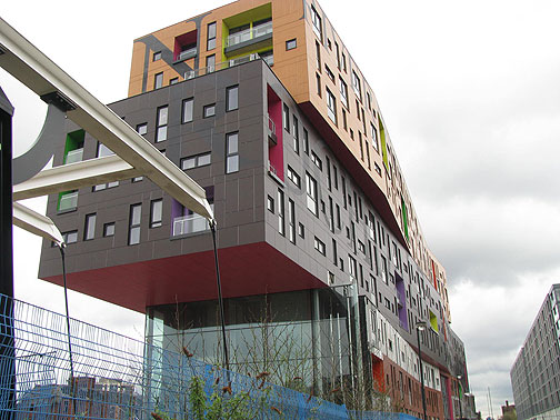 cool-modern-by-canal_8468 This pretty cool modern building is built along a canal.
