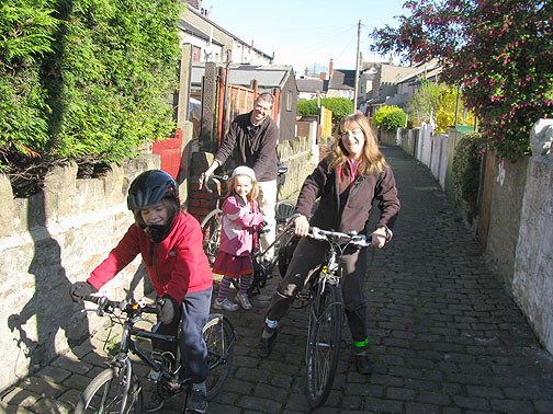 dave-and-sue-bob-and-flo-in-alley-going-for-a-ride_8729 Bob, Flo, Dave, and Sue (l to r).