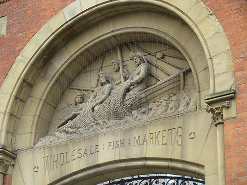 fish-market-facade-cu_8495 Old fish market facade, now enclosing a new office building.