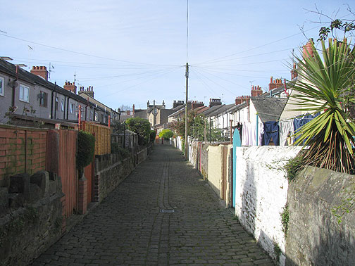 lancaster-alley_8726 The alley to Dave's house.