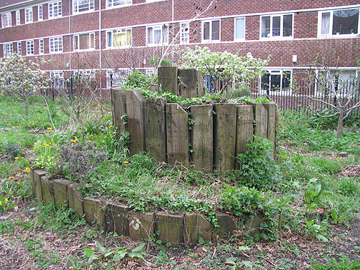 leaf-st-spiral_8533 Spiral vegetable bed at Leaf Street gardens.