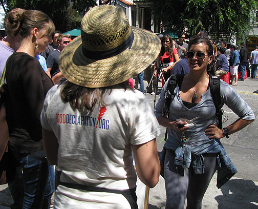 streetfood-declaration-talk_1375 The Food Declaration folks were out signing people up, getting the word out about the effort started a couple of years ago by Michael Pollan, Alice Waters, and others, to reorganize U.S. food and agriculture policies.
