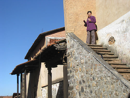 adri-on-stairway-to-nowhere-in-patzcuaro_4304 Adriana on a stairway to nowhere in Patzcuaro!