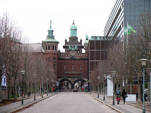 carlsberg-elephant-gates-long-shot_2843 Around the corner from where we stayed on Jerichausgade is the old Carlsberg Brewery, now being converted into a series of art galleries and offices. A fantastic gate graced by stone elephant sculptures still sits over the road ahead.