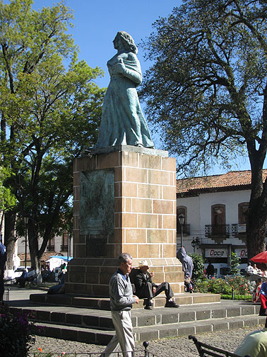 gertrudis-bocanegra_4344 Local feminists erected this statue to Gertrudis Bocanegra in the 1970s. She was a hero of the Mexican Revolution, put to death by Spanish soldiers in 1818 when she refused to divulge any names of the insurgents.