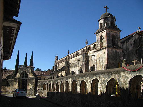 patzcuaro-church-and-arches_4328 This is also in Patzcuaro.
