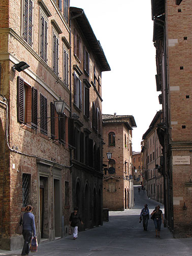 relatively-car-free-streets_9501