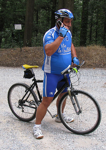 tour-leader-on-phone_9524