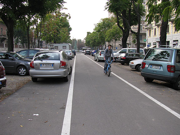 center-bike-lane_9919