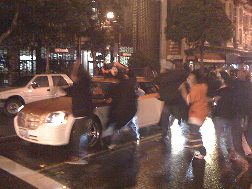kids-greet-jersey-car-at-22nd-Giants-NLCS-Champs-celebration-on-Mission-Street-2010-033