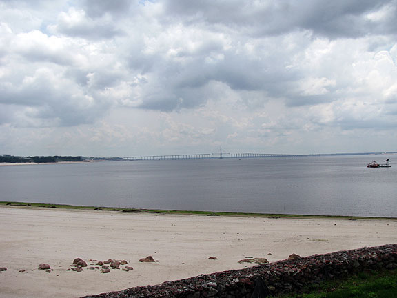 bridge-from-hotel_0924