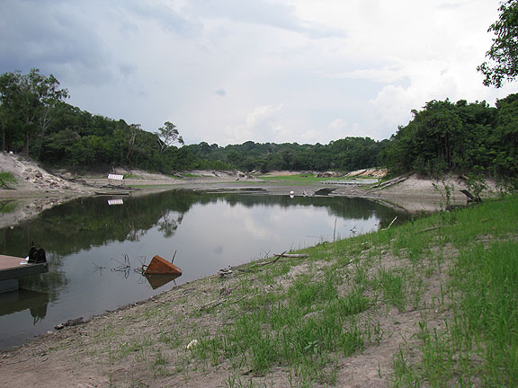 drought-view-from-front-of-hotel_0954