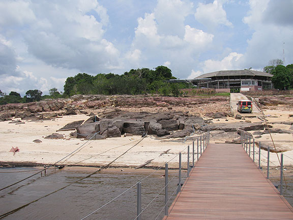 pier-on-super-low-river-with-rocks-and-shoreline-way-above-near-Park-View-Hotel_0930