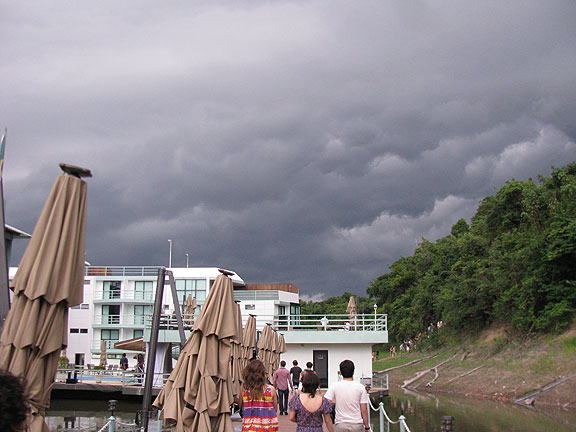 stormy-skies-before-we-leave_1179