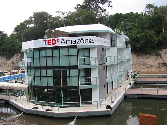 tedx-amazonia-sign-on-hotel_0951