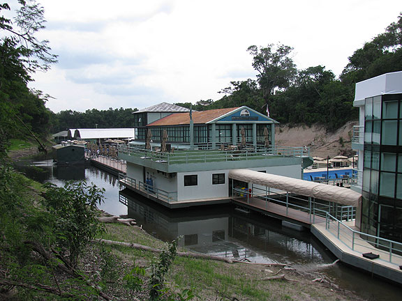 view-down-south-side-of-hotel_0953