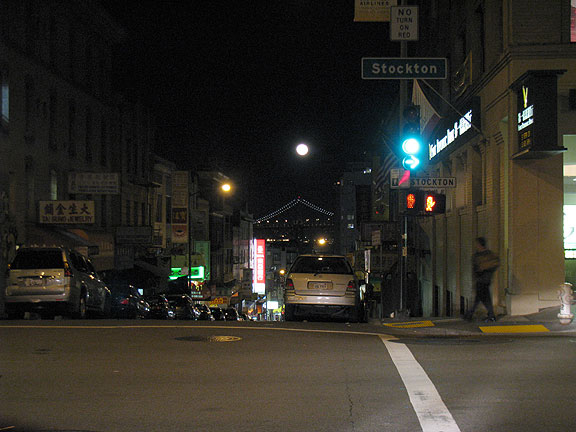 full-moon-over-Bay-Bridge-from-Chinatown_2242