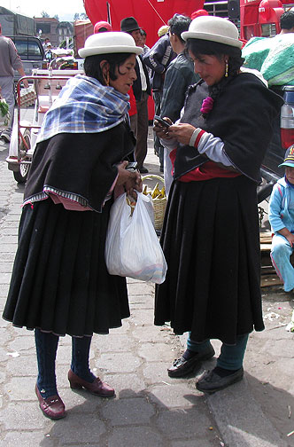 Women-discussing-cellphone-features_3156