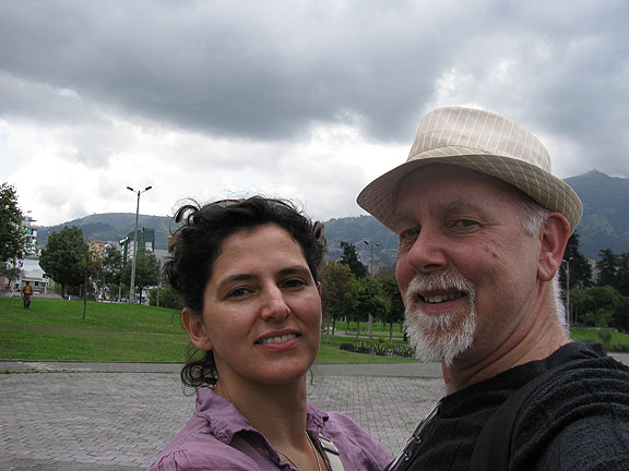 cc-and-adri-in-park_2560