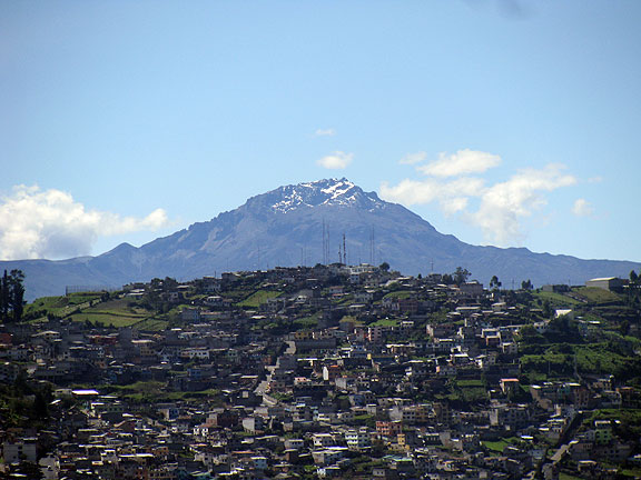 volcano-Sincholagua-16053-ft_2779