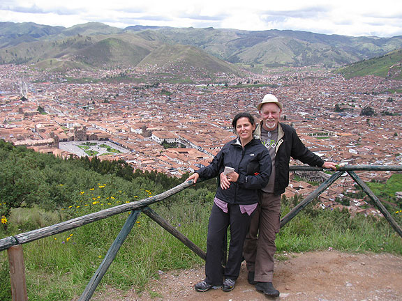cc-and-adri-posing-w-cuzco-behind_4584