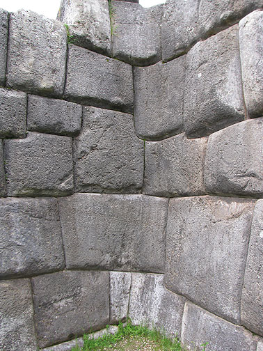 curving-wall-interior_4556