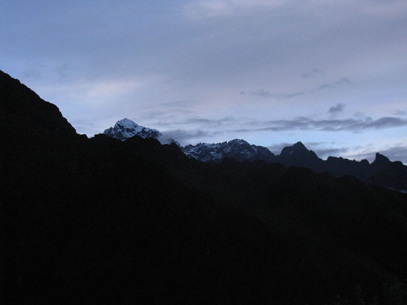 dawn-view-of-mtns-day-4_5150