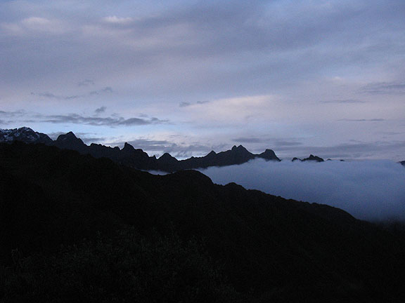 dawn-view-of-mtns-day-4_5151