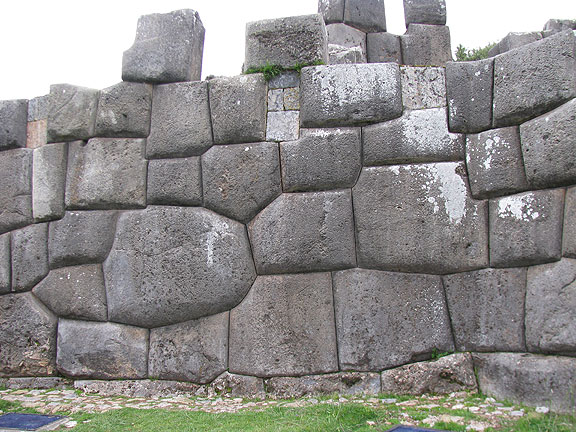 fantastic-wall-at-saqsayhuaman_4597