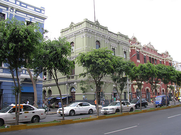 3-colonial-bldgs_1138