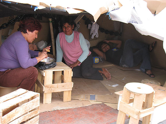 camping-in-plaza_1125