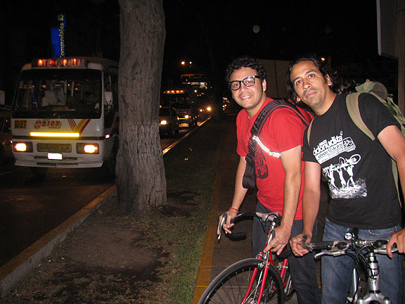 octavio-and-friend-bike-guides_1188