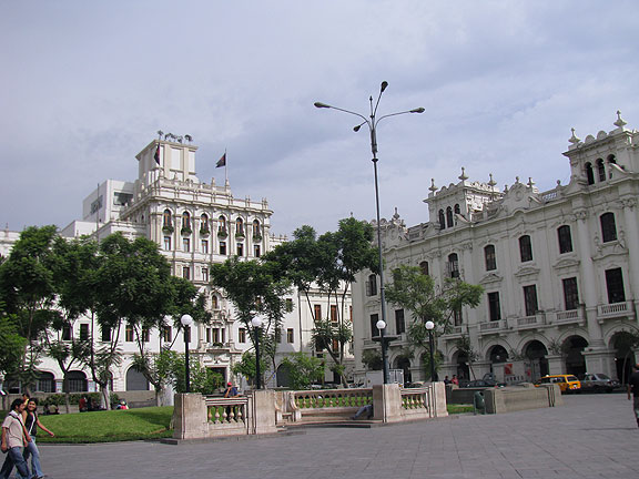 plaza-white-colonial-bldgs_1170