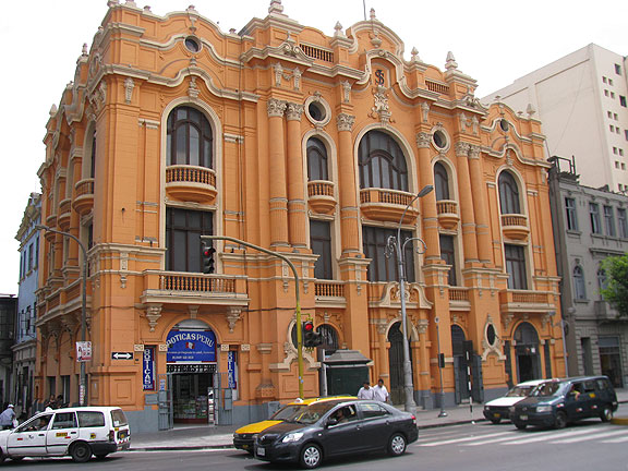 yellow-bldg_1145